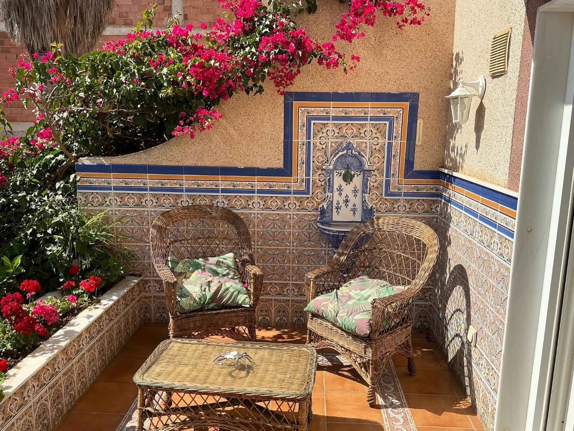 Large Villa Private Pool And Garden Near Beach Roquetas de Mar Exterior foto